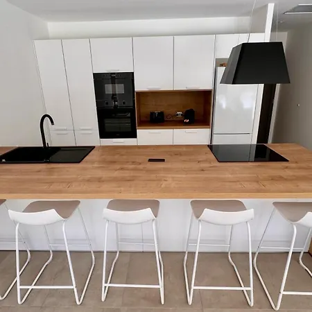 Neuve Avec Piscine